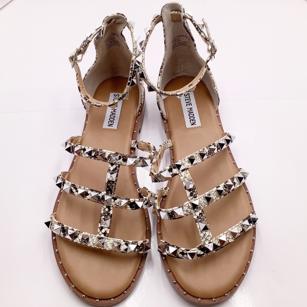 🆕{Steve Madden}Faray Studded Sandals